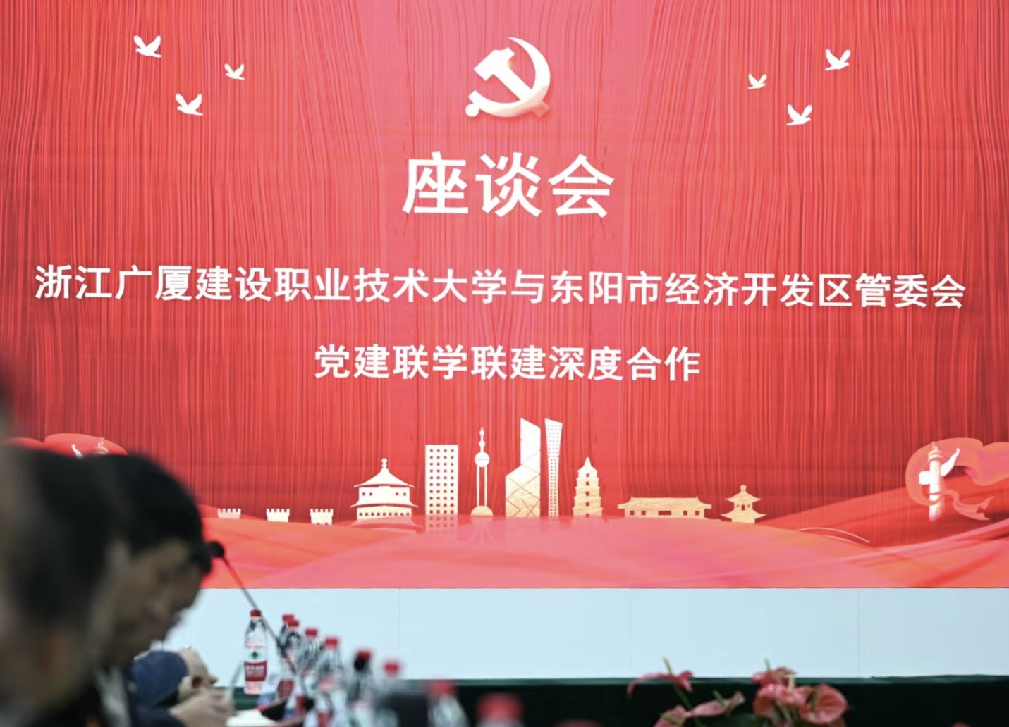 b50c38773001404aa1ba46ea0d21ee86.jpg