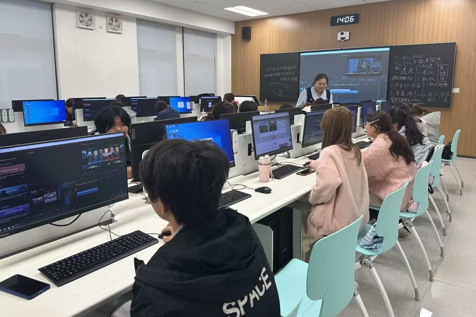 b980dc458f73468085a17c4d444e1978.jpg b980dc458f73468085a17c4d444e1978.jpg